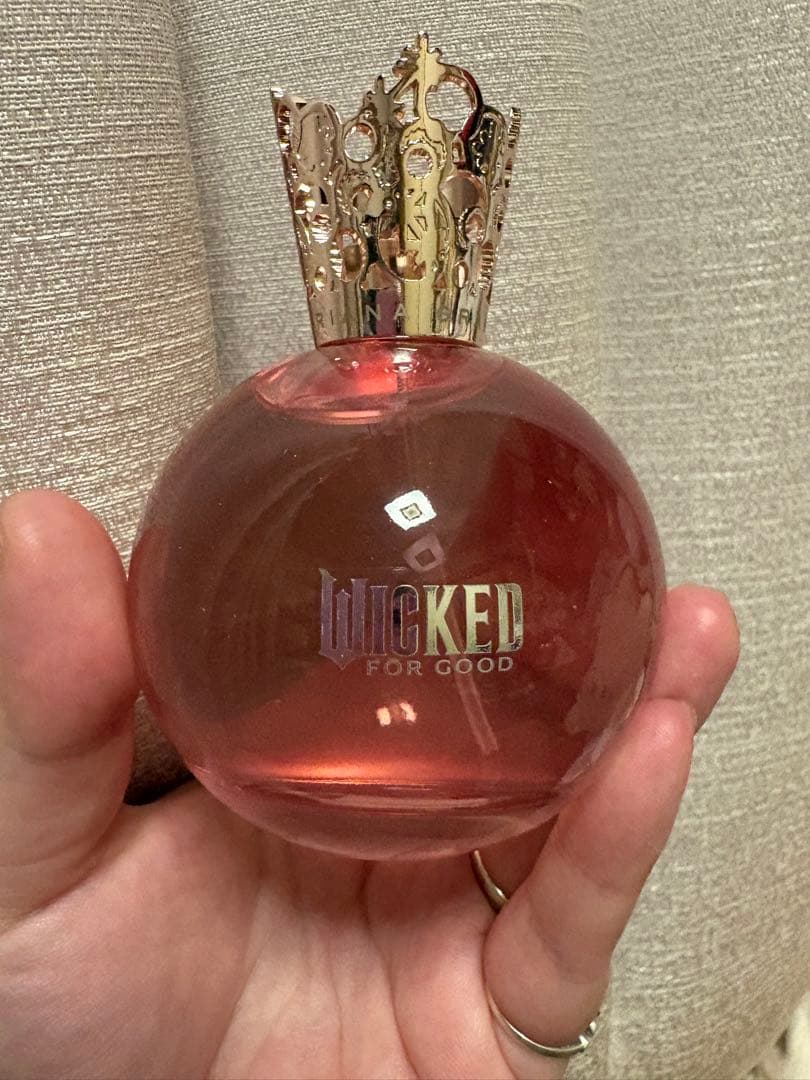 Ariana Grande Wicked For Good 香水　グリンダ