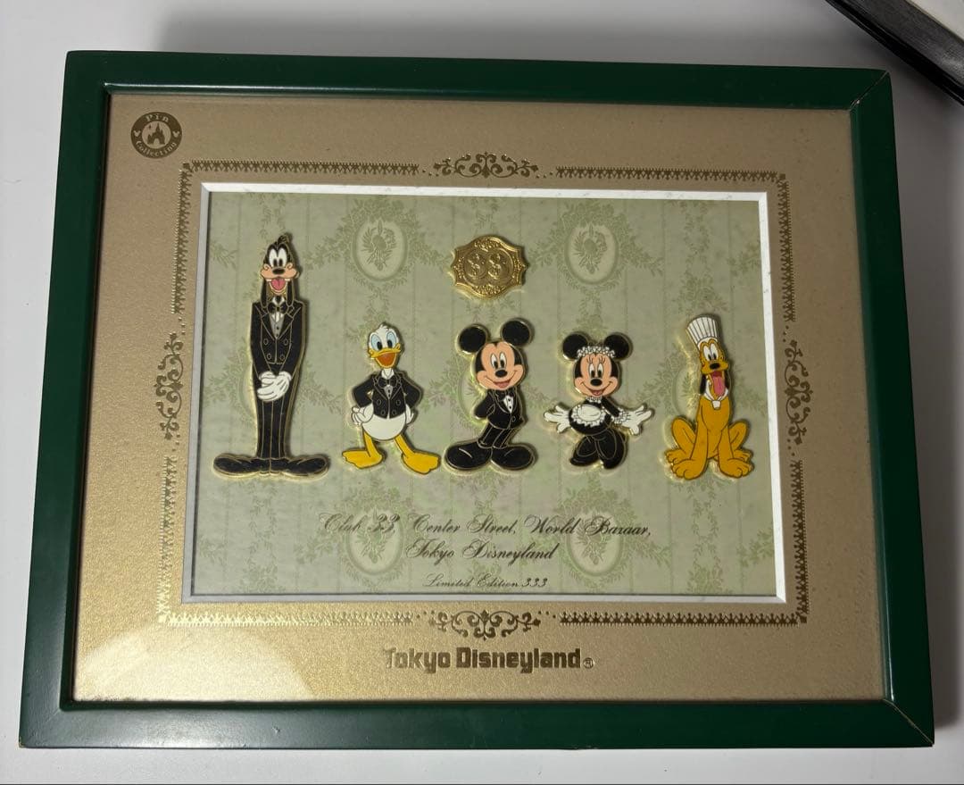 ディズニー　club33 ピンバッジセット　クラブ33 額入りピンバッチ