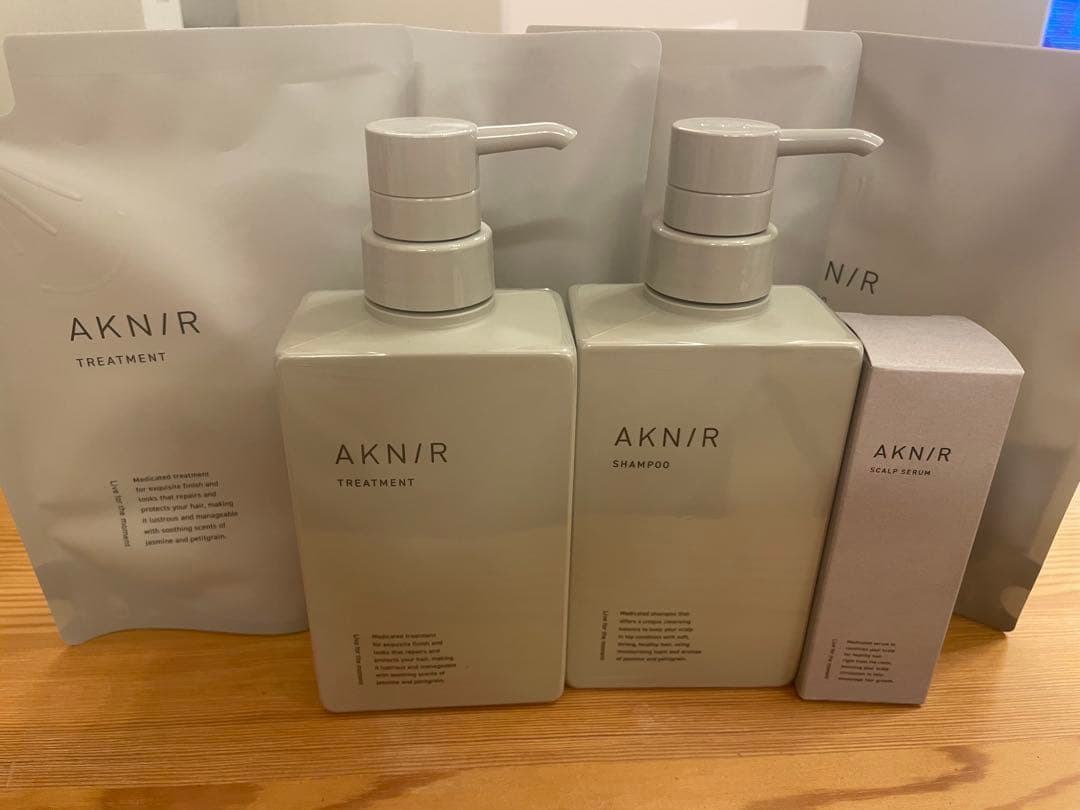 AKNIR薬用ヘアトリートメント・シャンプースカルプセラムセット Amazon | AKNIR アクニー ヘア シャンプー トリートメント セット +