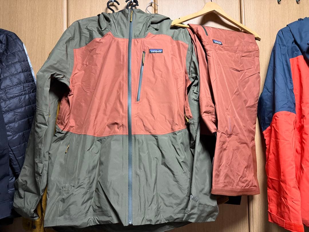 最終値下げ パタゴニア パウダータウンジャケット、パンツ上下セット