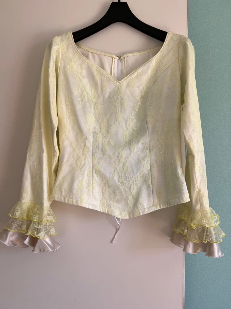 フラメンコブラウス　ソニアジョーンズ　クリーム色　4サイズ　レースブラウス　衣装