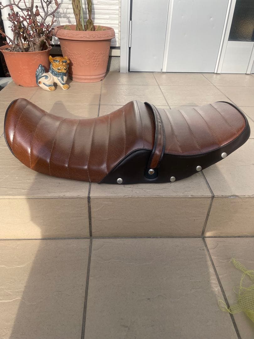 タイムセール！zrx400ブラウンレザーあんこ抜きタックロールシート シート ブラウン 茶色 皮 レザー タックロール あんこ抜き 合皮レザー