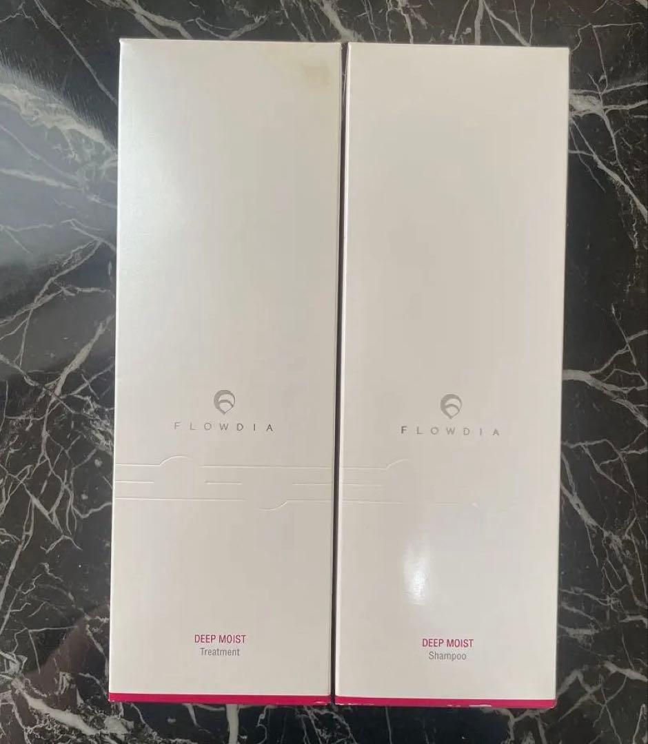 FLOWDIA DEEP MOIST シャンプートリートメント　550mlセット