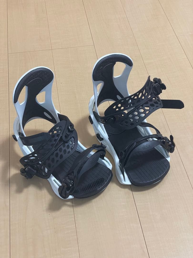 FLUX スノーボードビンディング ホワイト/ブラック 楽天市場】フラックス ビンディング PR Black/White FLUX 22/23