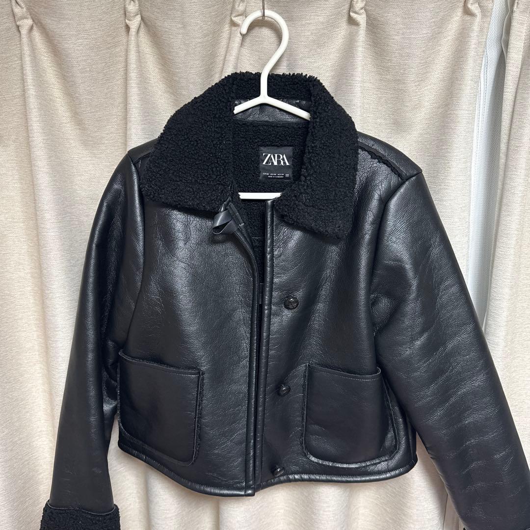 ZARA ボア襟付きブラックレザージャケット - メルカリ