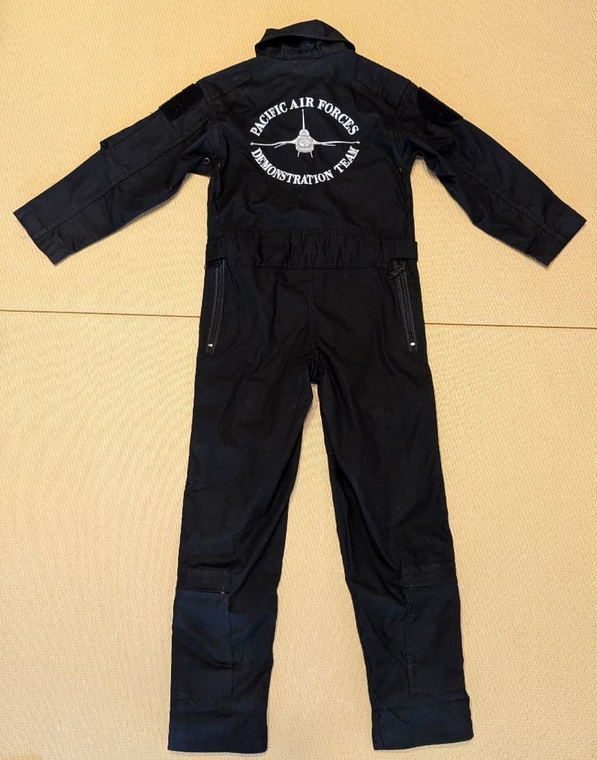 子供用 フライトスーツ PACIFIC F-16 DEMO TEAM PACAF F-16 Demo Team pilot turns childhood dream into reality