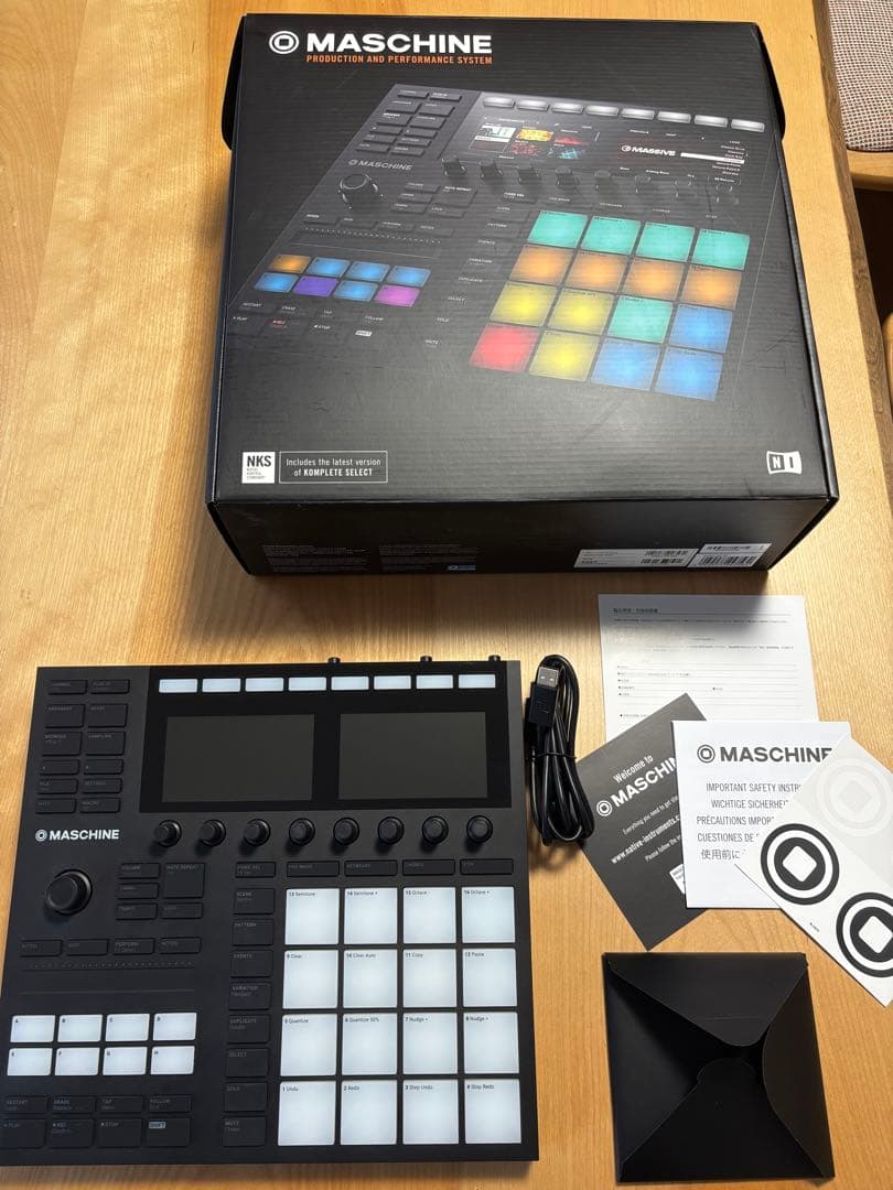 MASCHINE MK3本体と同梱品（トランスファーID発行済みお伝えします）