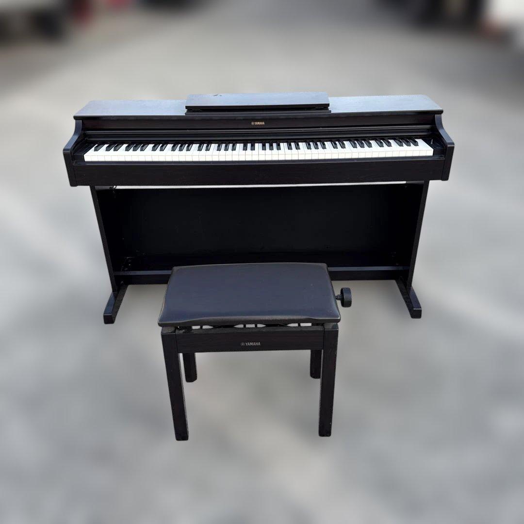 Yamaha 電子ピアノ 黒　椅子付き　美品　2018年式　引取か着払い