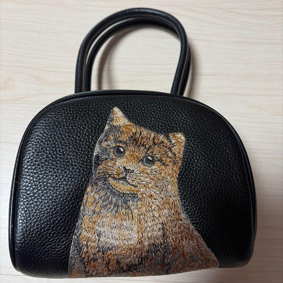 希少完売品ear PAPILLONNER(イアパピヨネ)　猫刺繍　ハンドバッグ