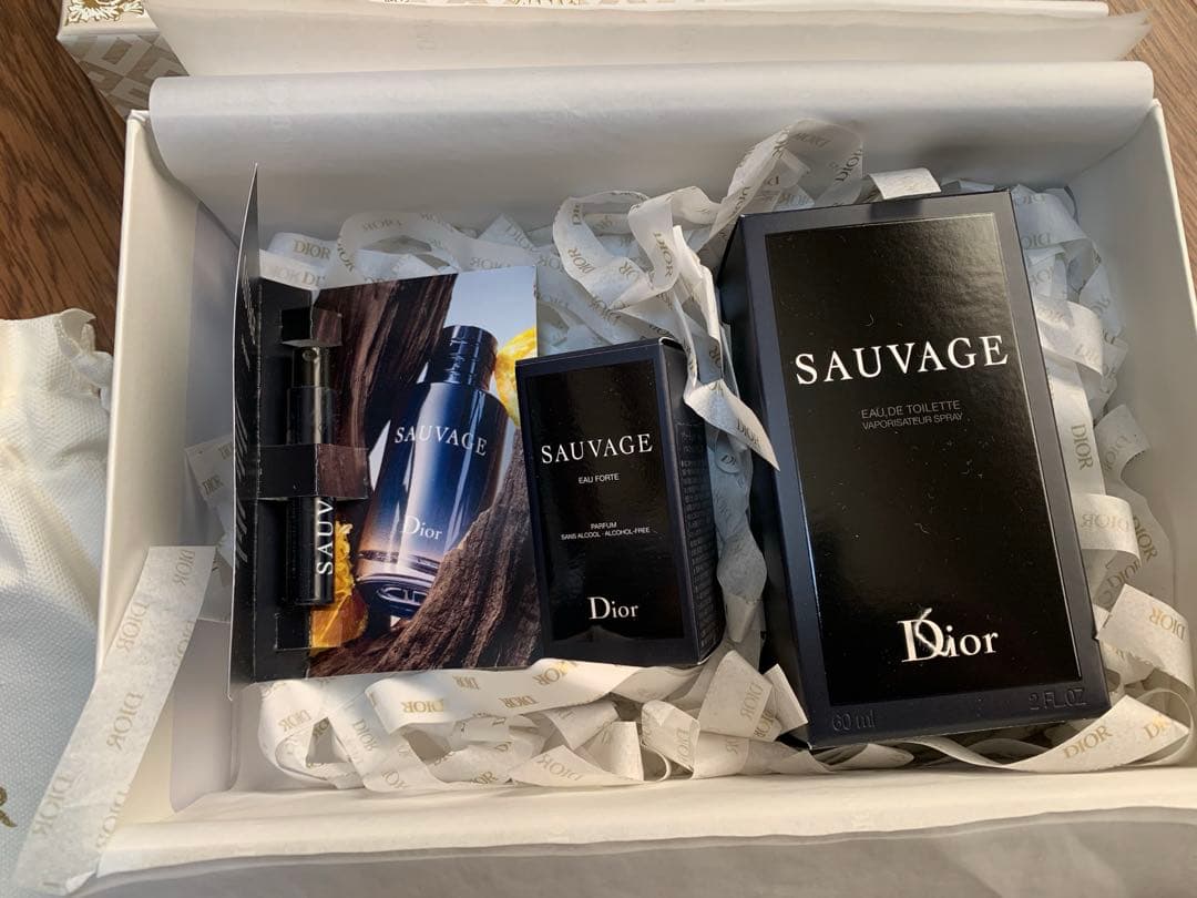 DIOR ソヴァージュ　オードゥ　トワレ60ml パルファン10ml 未開封