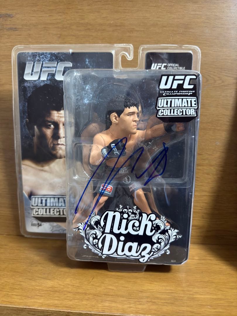 UFC Nick Diaz サイン入りフィギュア PSA/DNA 認証済み UFC Nick Diaz サイン入りフィギュア PSA/DNA 認証済み