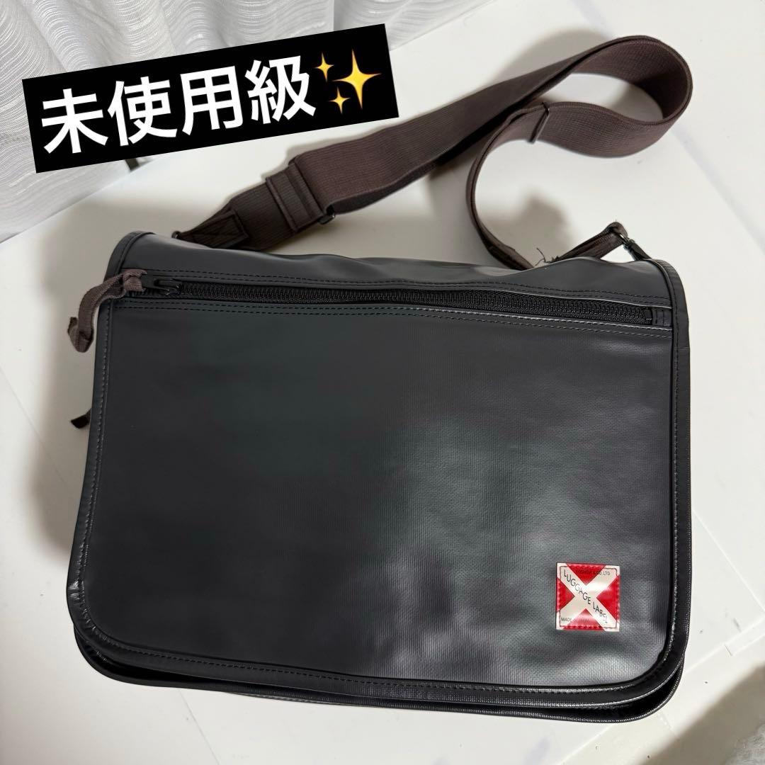 ⭐️未使用級⭐️ラゲッジレーベル　メッセンジャーバッグ　赤バッテン