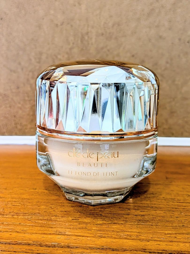 クレドポー クレ・ド・ポー ボーテ クリーム ファンデーション　オークル10