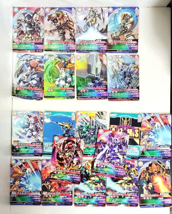 ダンボール戦機 LBX まとめ売り112枚（SR×7種 P×12種）おまけ付 - メルカリ