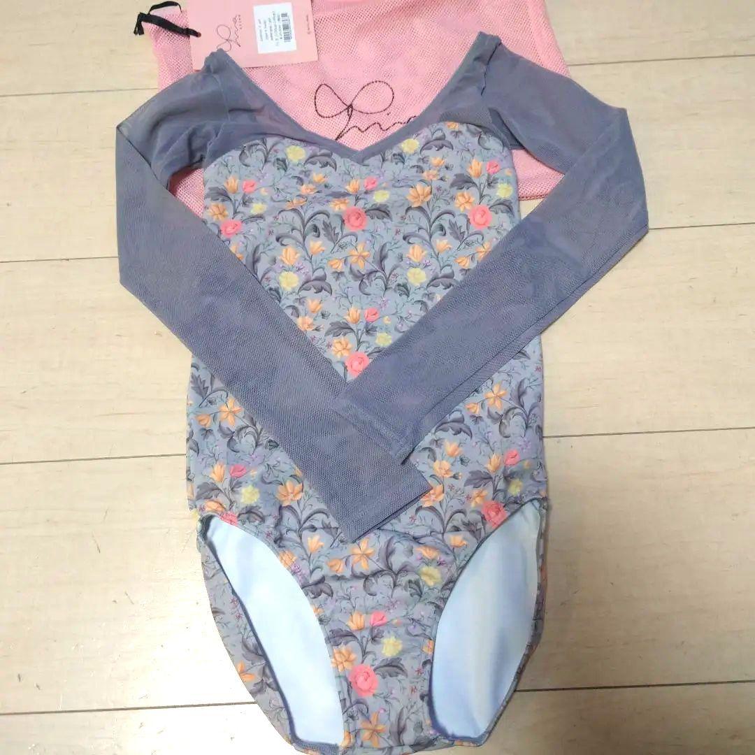 【新品未使用】stina花柄長袖レオタード 130〜140cm