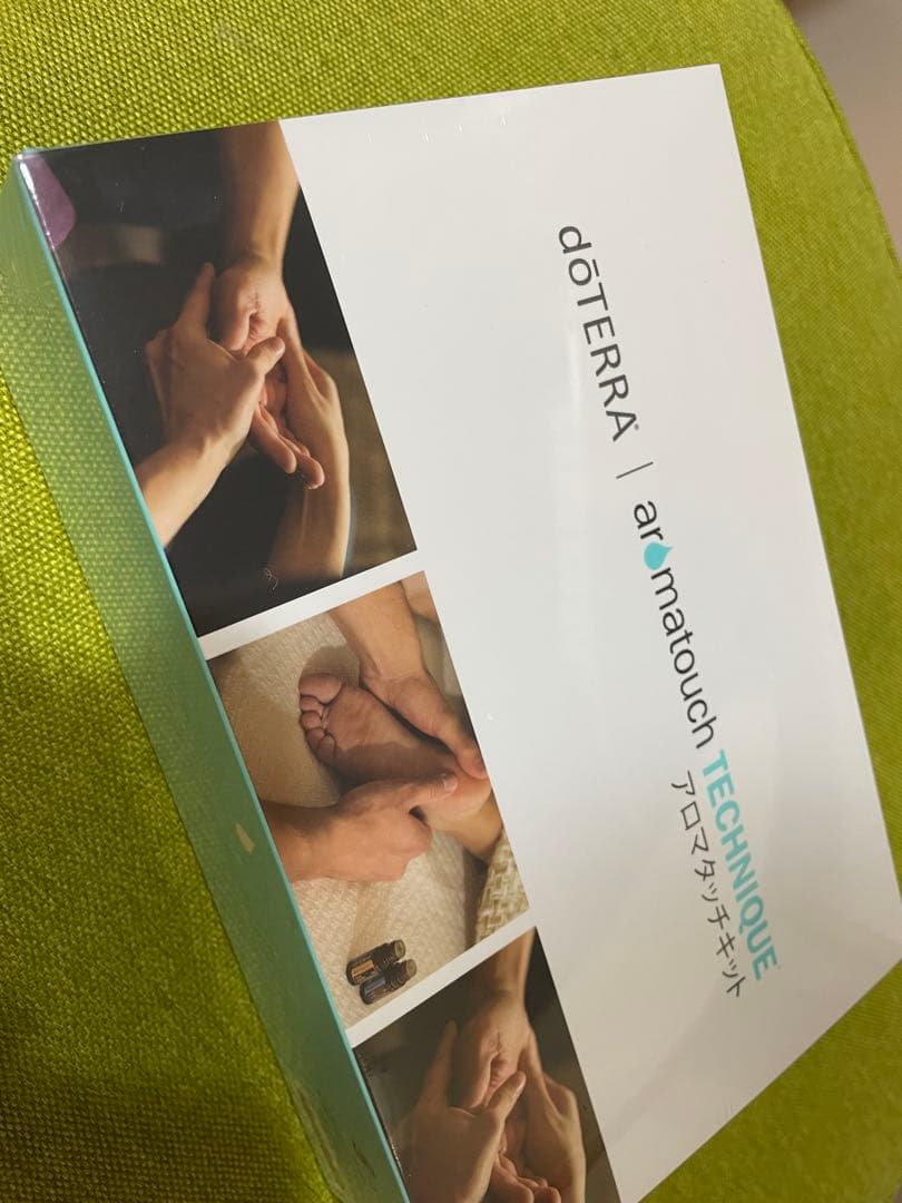 【値下げしました】アロマタッチキット　新品　ドテラ　正規品未開封