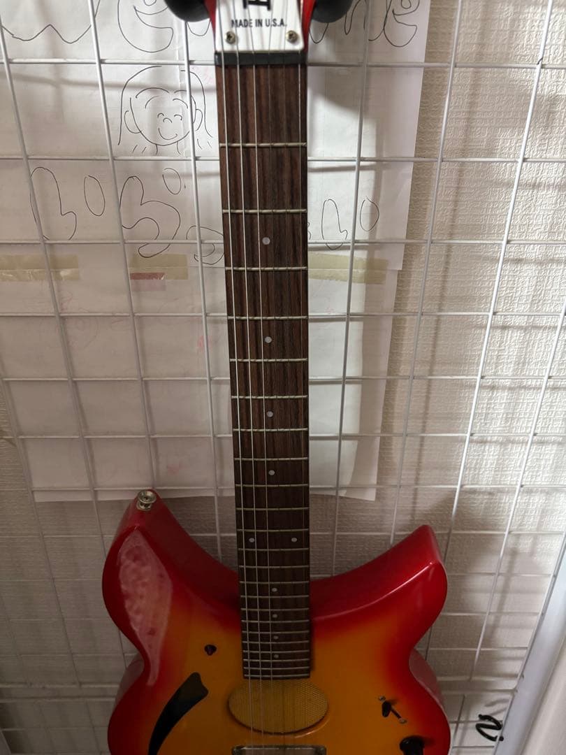 クリスマスカンパニー アンプ内蔵リッケンバッカータイプギター