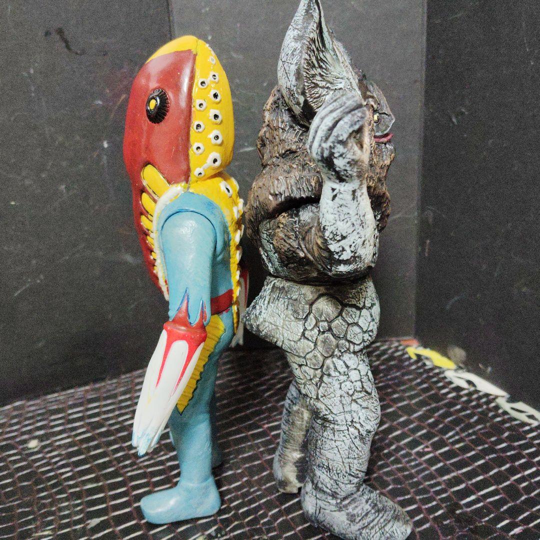 ウルトラ怪獣旧型絶版ソフビイカルス.メトロン星人（No2693ni2644th）