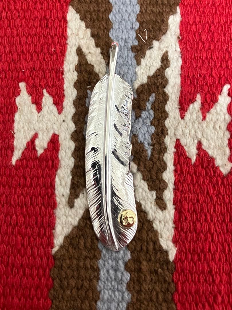 マイク 様goro's ゴローズ　金メタル付き特大フェザー　左向き　イボメタル