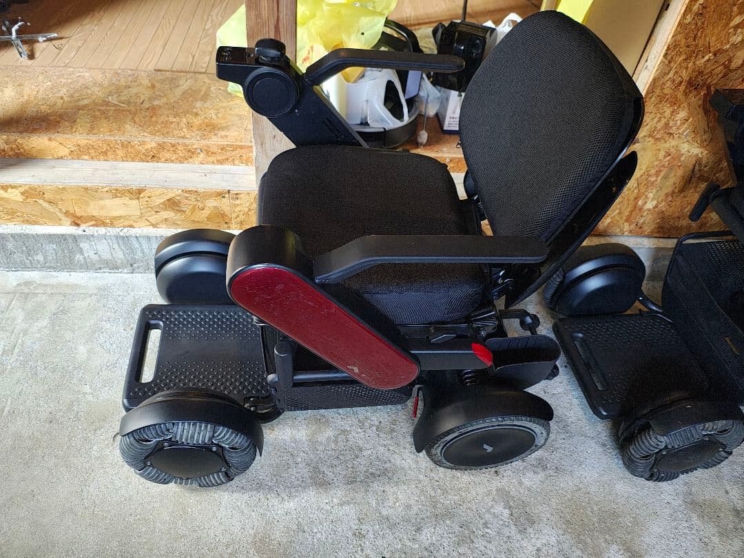 WHILL Model C2 電動車椅子 レッド