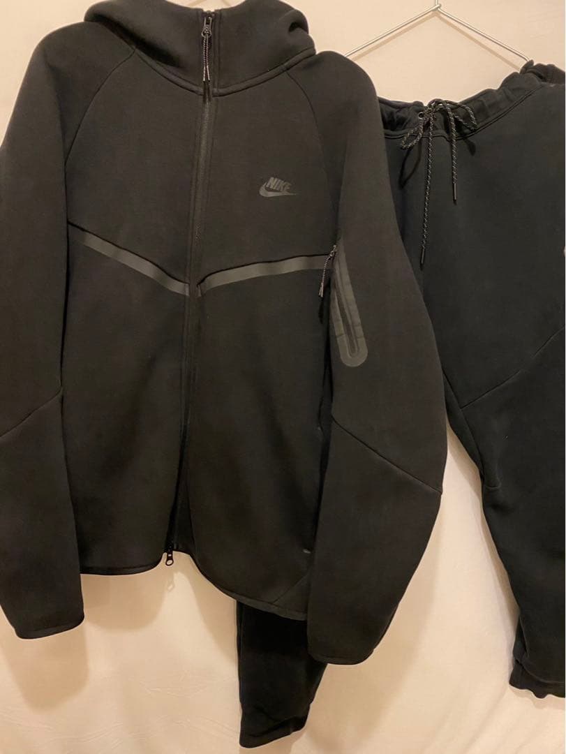 Nike テックフリース（現行モデル）ブラック セットアップ