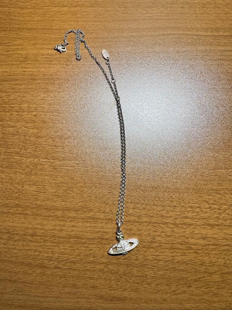 アクセサリー Vivienne Westwood MAN MINI BASRELIEF Vivienne Westwood Man. Mini Bas Relief パール ネックレス (Vivienne