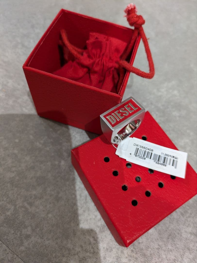 DIESEL シルバー/レッド スクエアリング Amazon | Diesel メンズ レッドラッカーとシルバーステンレススチール