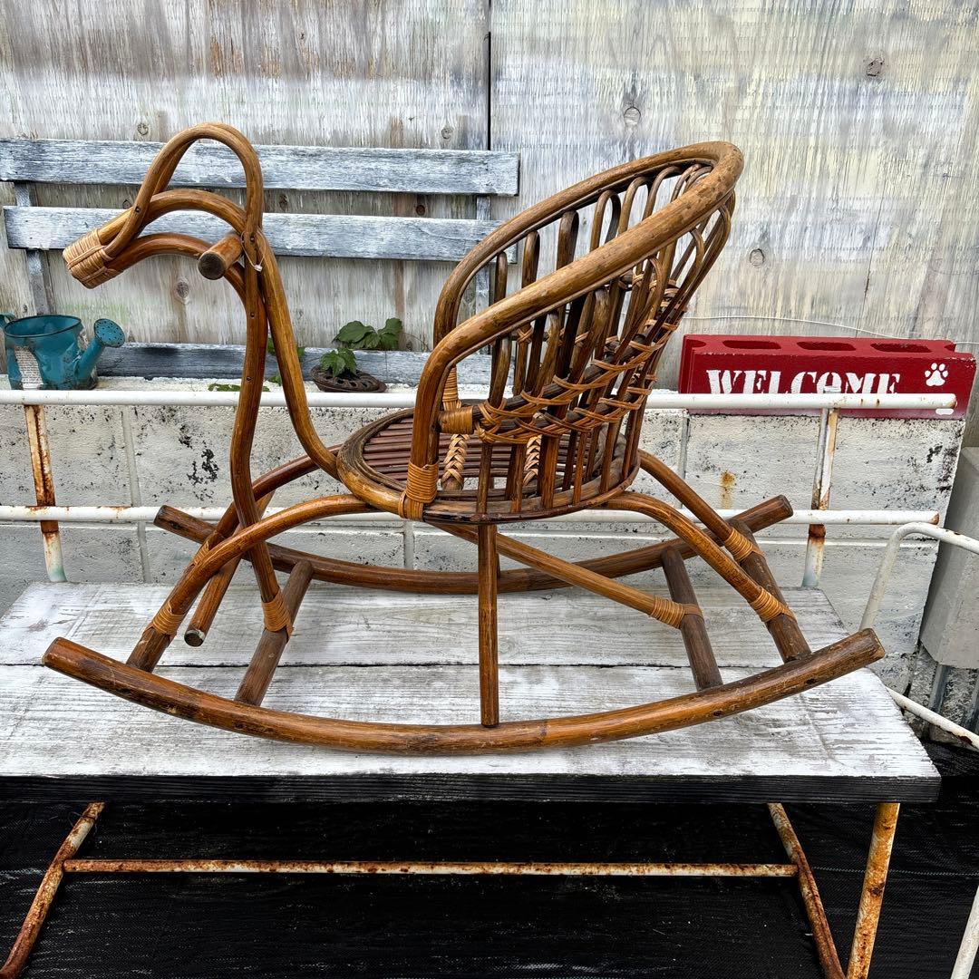 昭和レトロ　ラタン木馬　ロッキングチェア　　転倒防止 クラシックラタン調ロッキングチェア | 快適性と安定感を両立した人間