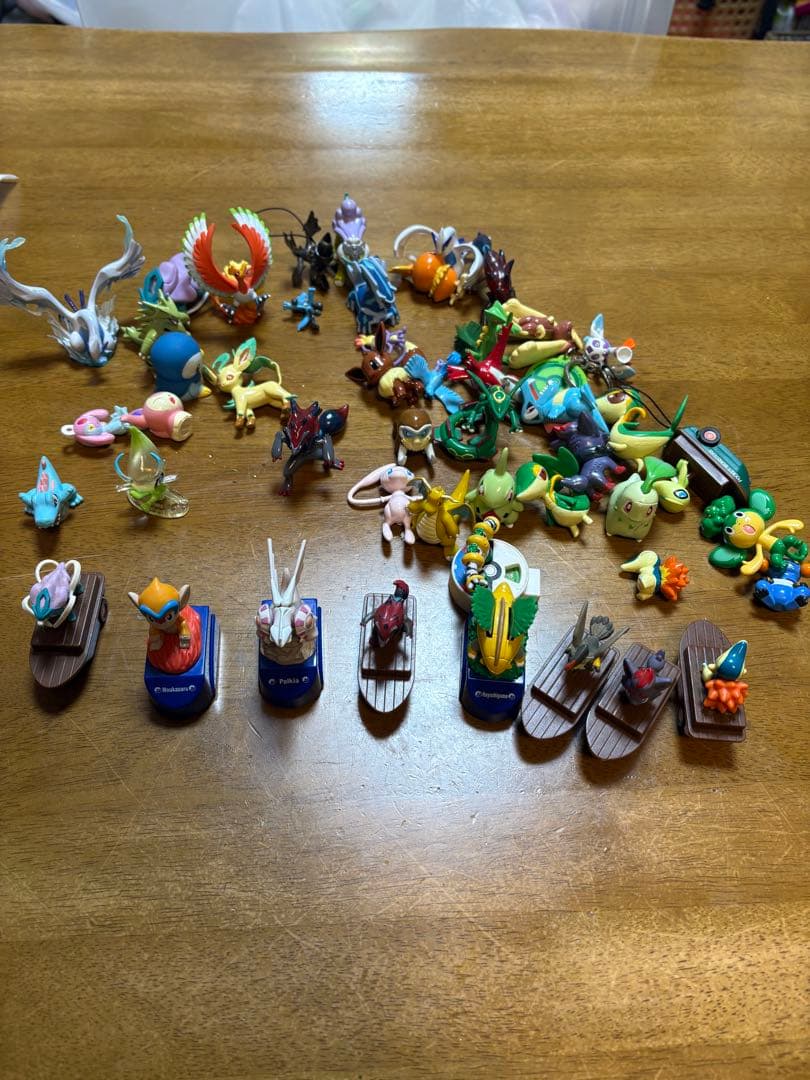 ゲームキャラクター フィギュアセット 約50個 Amazon.co.jp: Fortnite Toys – 本物のアクションフィギュア スタンプ