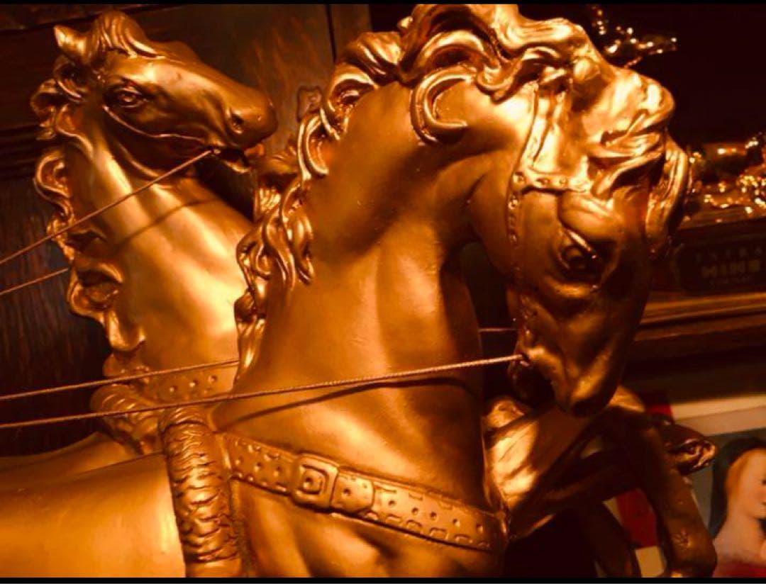 湯布院アンティーク 高級イタリア製 チャリオット 戦闘馬車 置物 ゴールド陶器