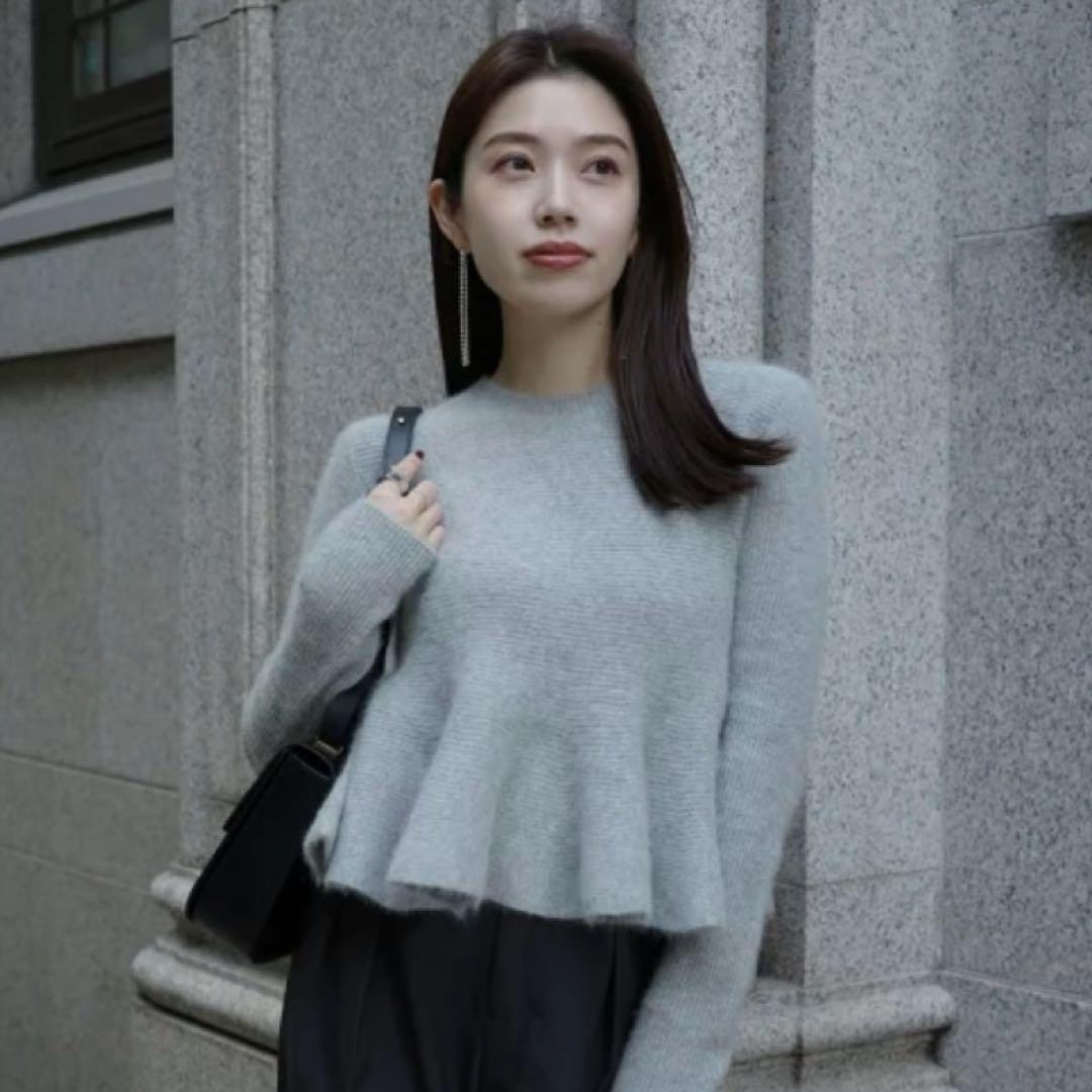 anuaans ペプラムショートニットトップス