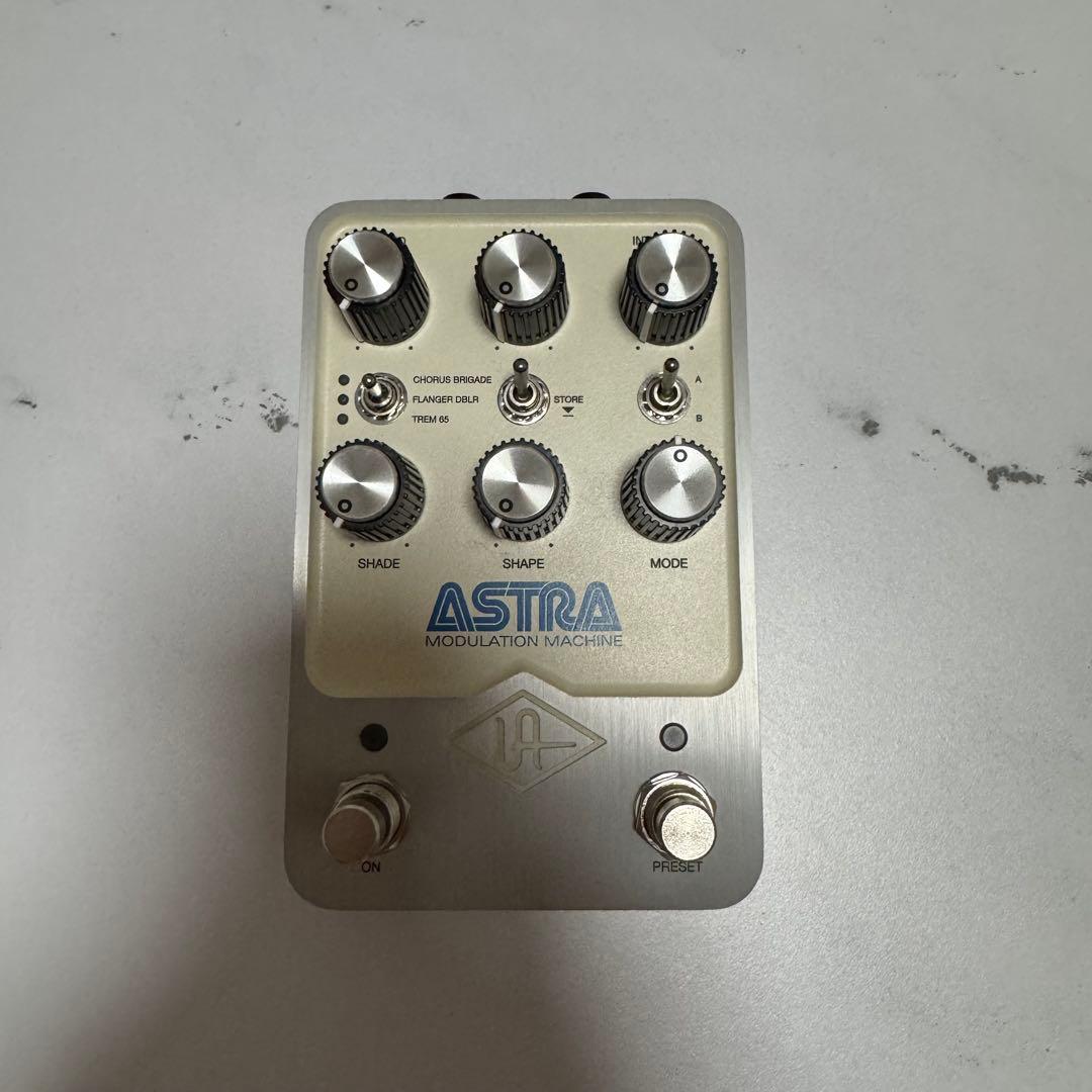 ギター UAFX Astra Universal Audio UAFX Astra Modulation Machine Pedal | Sweetwater