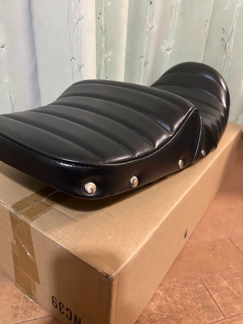 ＮＣ３９　ＮＣ４２　鋲打ち　黒皮　タックロールシート　/ＣＢ４００ＳＦ