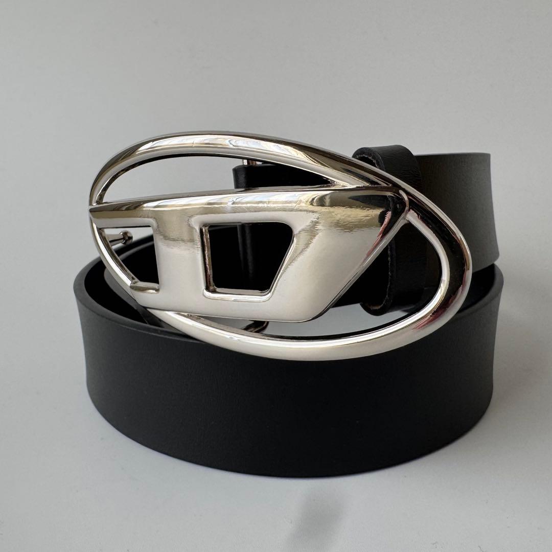 【極美品】 DIESEL レザー　べルト ブラック ロゴ バックル