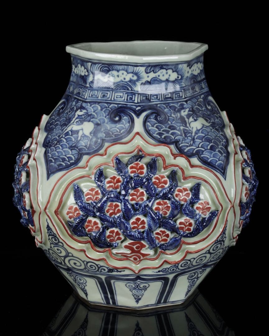 中国古玩 青花釉裏紅透彫花弁麒麟紋壺 唐物 飾壺 花瓶 時代物 古美術 骨董品 中国古玩 青花釉裏紅透彫花弁麒麟紋壺 唐物 飾壺 花瓶 時代物 古美術