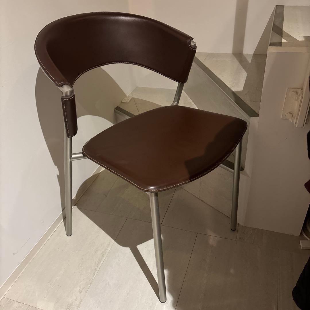 カリガリス　CICLADI 本革ダイニングチェア　レザーチェア