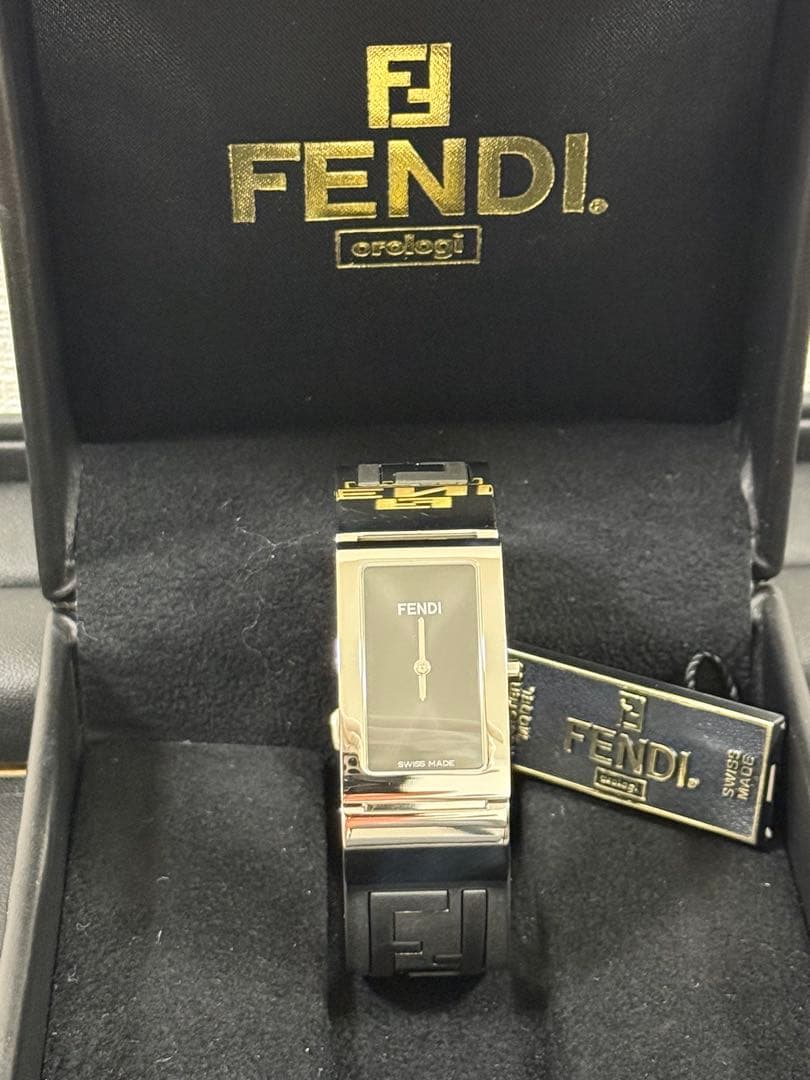 FENDI 腕時計 シルバー ブラック