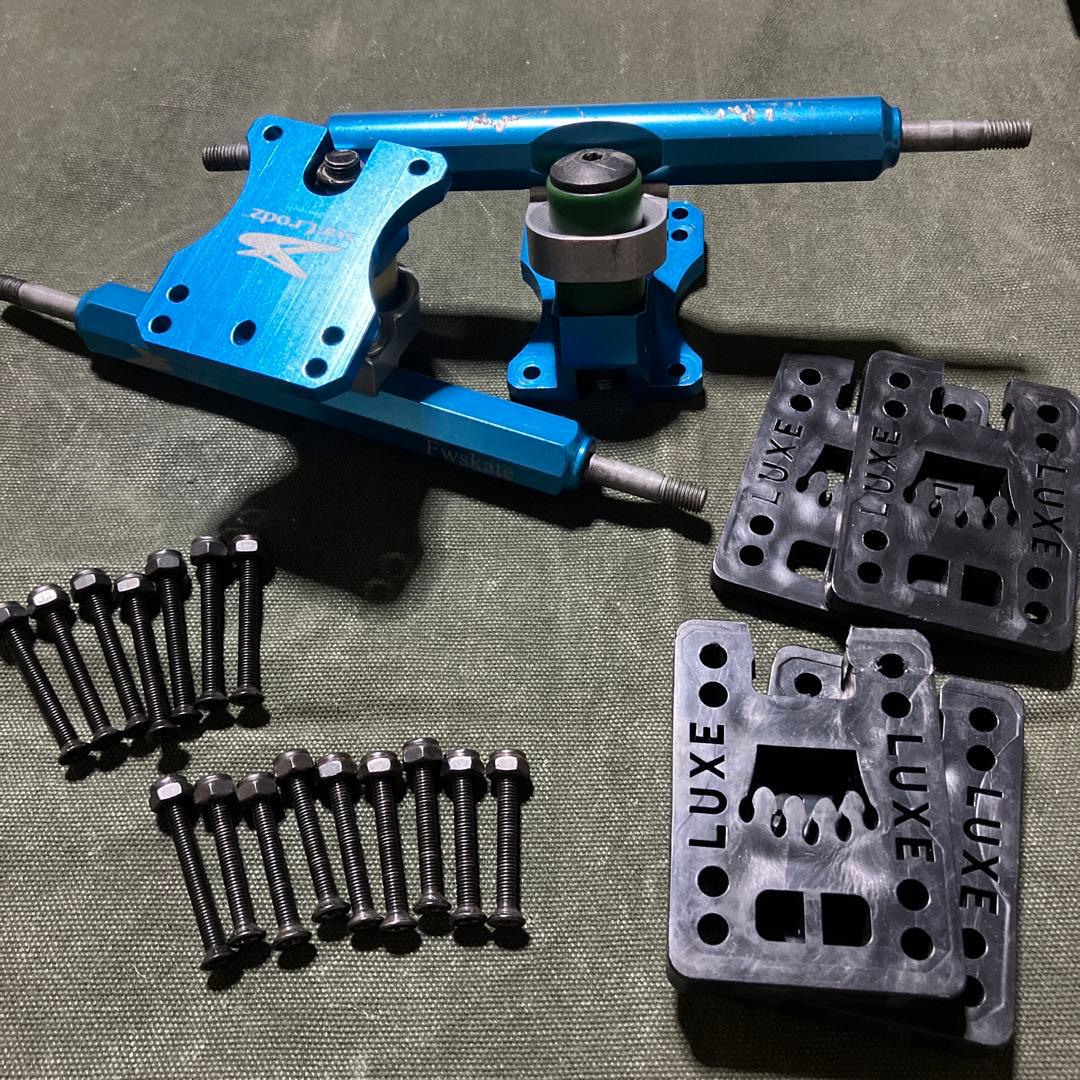 surf rodz TKP 159 リップタイドブッシュ、ビス、ライザーパッド付