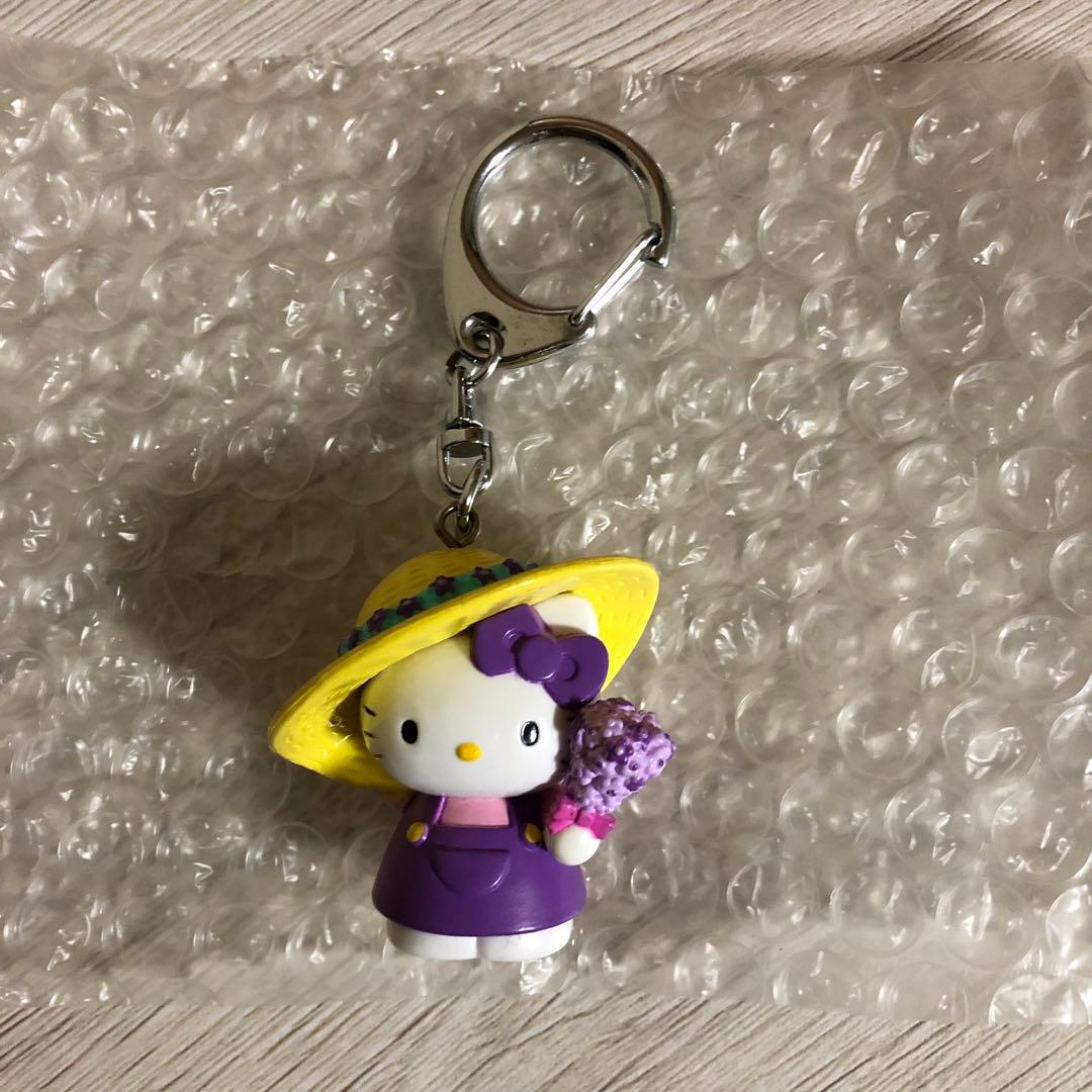 ハローキティ 北海道ラベンダーキーホルダー - メルカリ