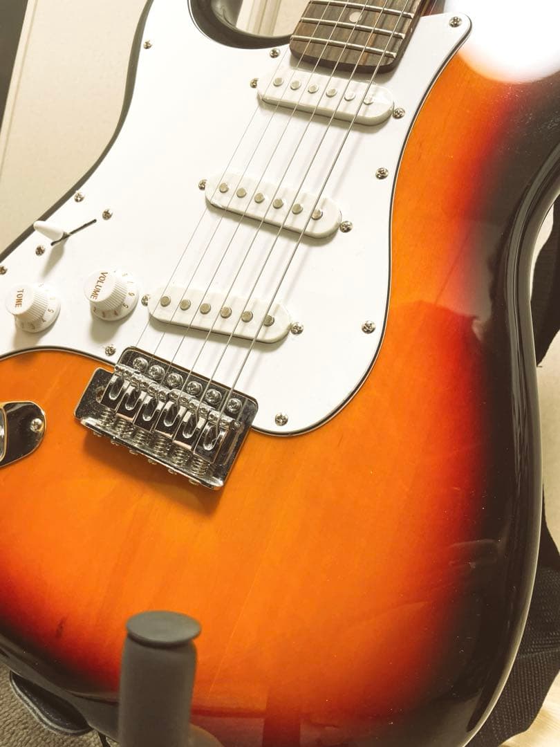 レフティーエレキギター　Legend 43458dcc89dbe0d0465e4fa12b85a0