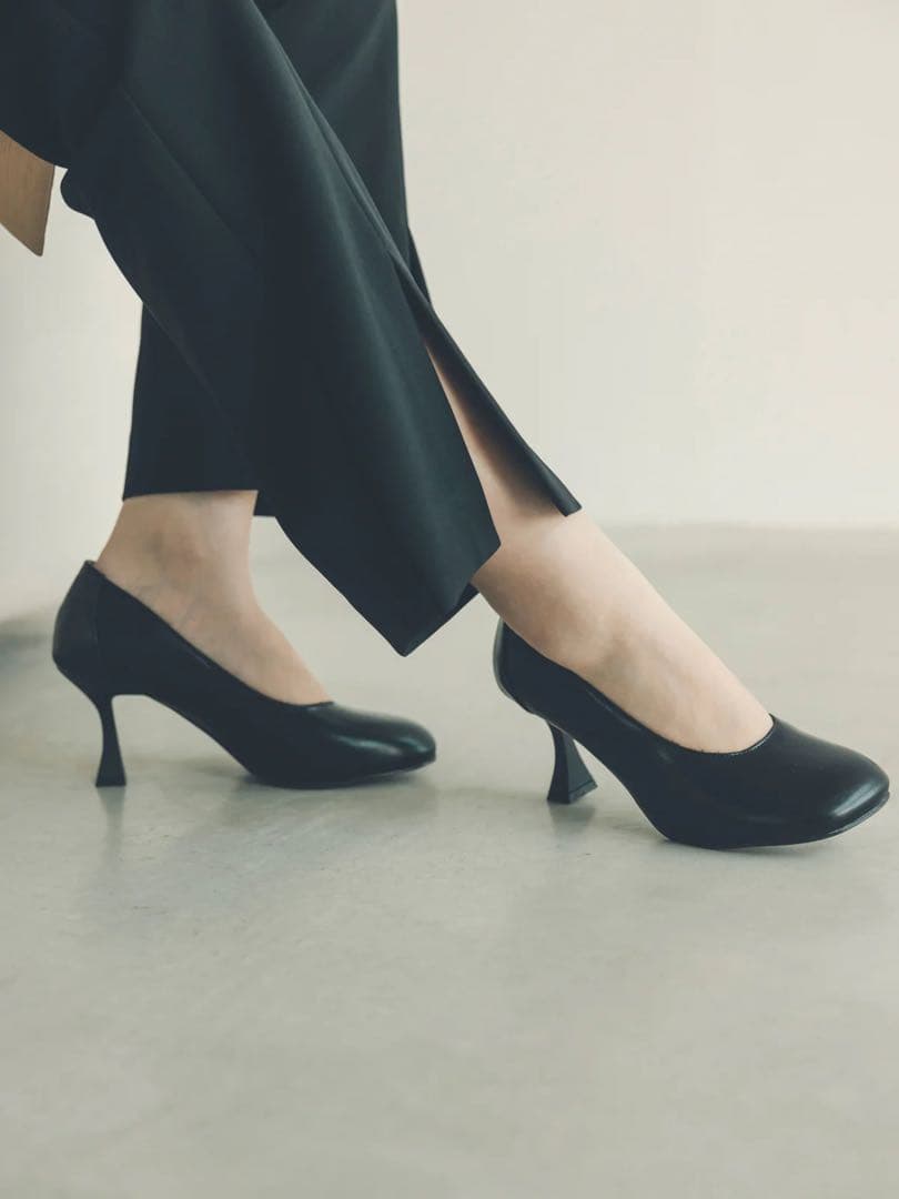 ánuans アニュアンス　ブラック ラウンドパンプス