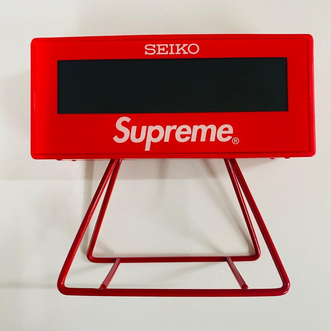 SEIKO Supreme デジタル置時計 赤
