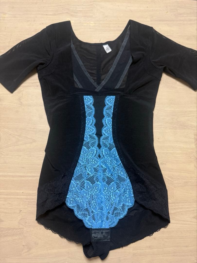 グランドイーワンズ　袖付きボディースーツ 85LL