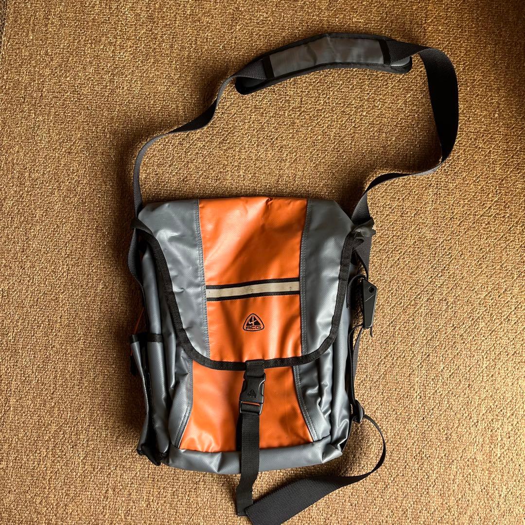 90s NIKE ACG メッセンジャーバッグ archive ギミック 90s NIKE ACG ナイキ ボディ ショルダー メッセンジャー バッグ - メルカリ
