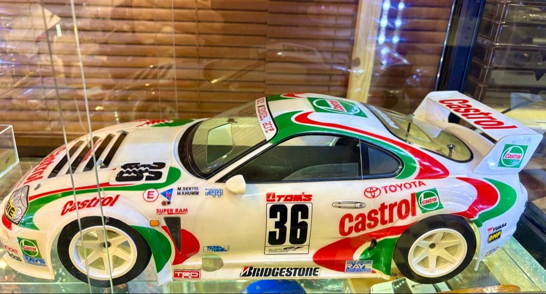 ラジコンボディ　80スープラ　全長約52センチ　ホイール付き