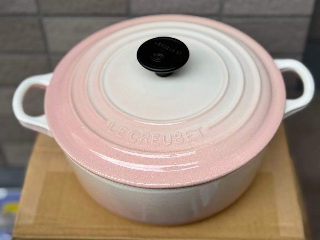 ル・クルーゼ ココット・ロンド 20cm パウダーピンク 両手鍋　レア