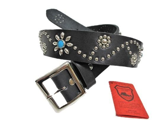 栃木レザー　フラワー型スタッズベルト　黒（ターコイズスポッツ）一枚革