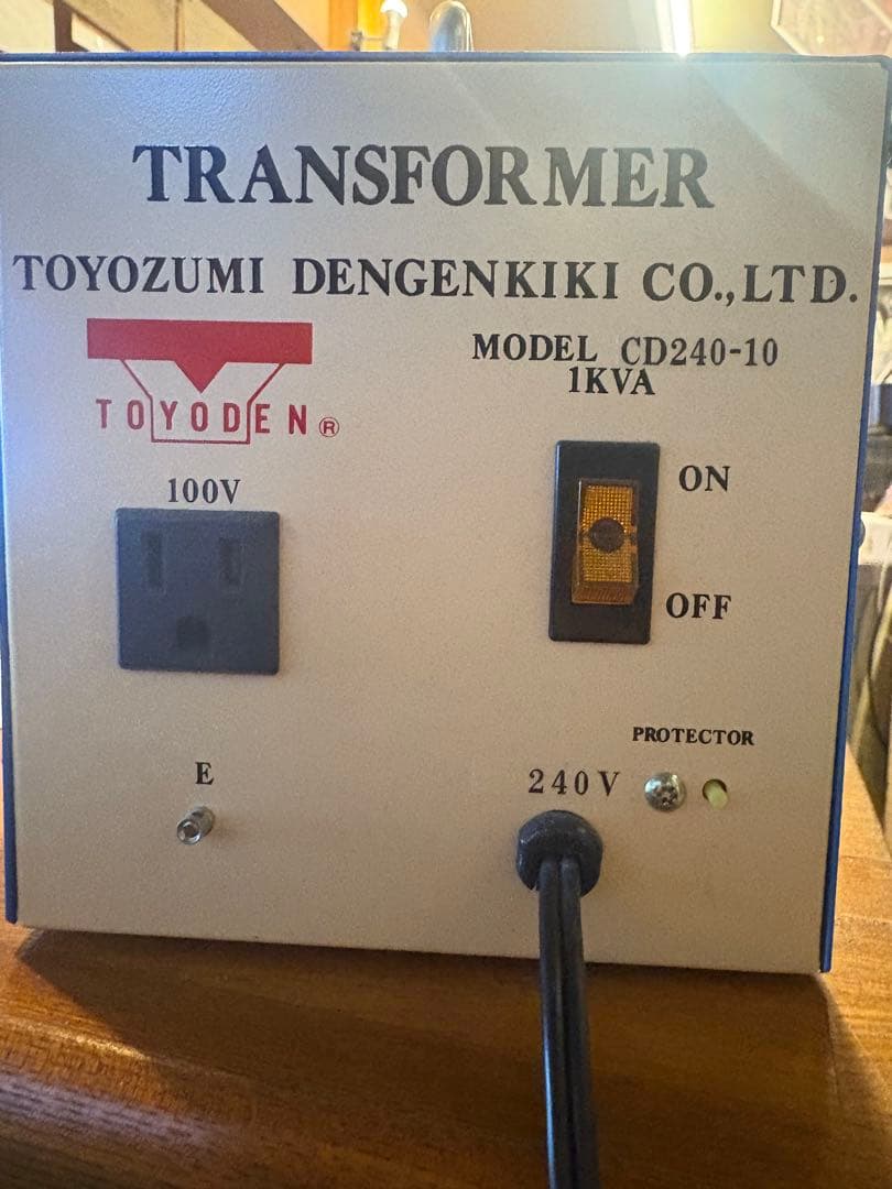 海外旅行駐在必携240V→100V 変圧器 1kVA 日本家電そのまま使用可