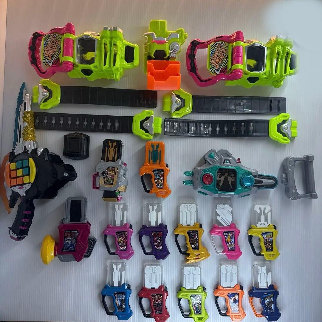 仮面ライダーエグゼイド　DXゲーマドライバー　& ガシャット　セット　♫