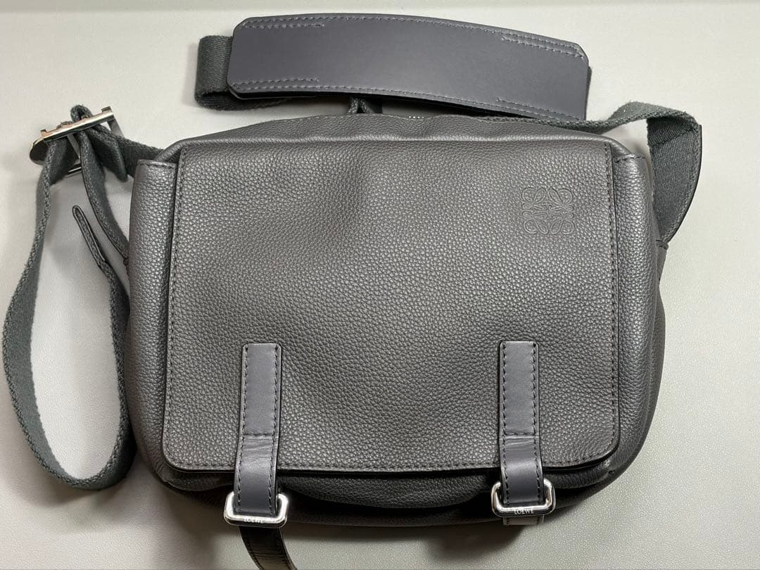 【ヴィルつてと】LOEWE ロエベ ミリタリー メッセンジャーバッグ XS